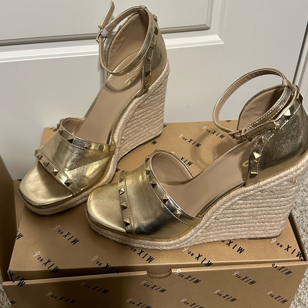 Mix No. 6 Gold Wedge Sandals with Strappy Design